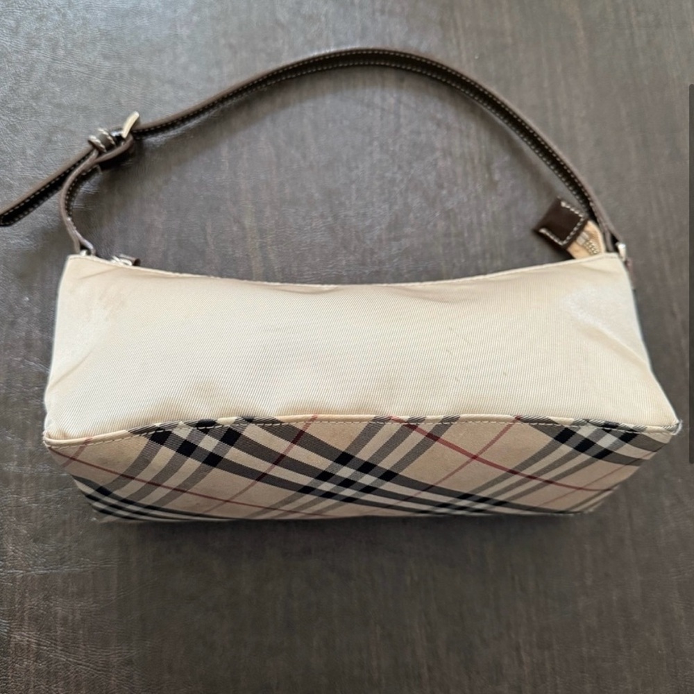 Burberry Signature Shoulder Bag